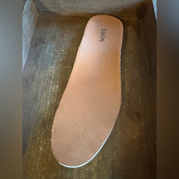 Taos Footwear Twinnie Boot Cognac Women 9.5 - Picture 8 of 9